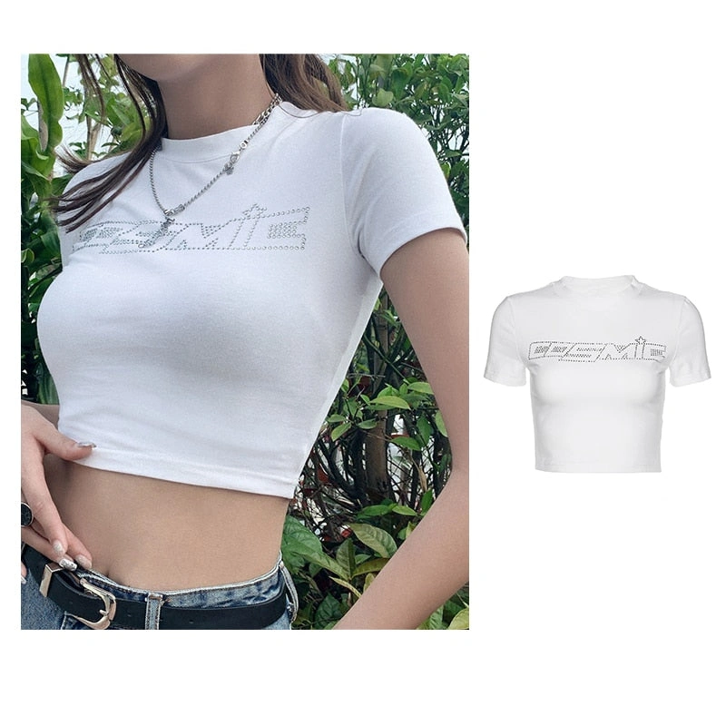 Y2K-Glitzer-Universum: Crop Top für Sternenmädchen – Dein Kosmos zum Anziehen!